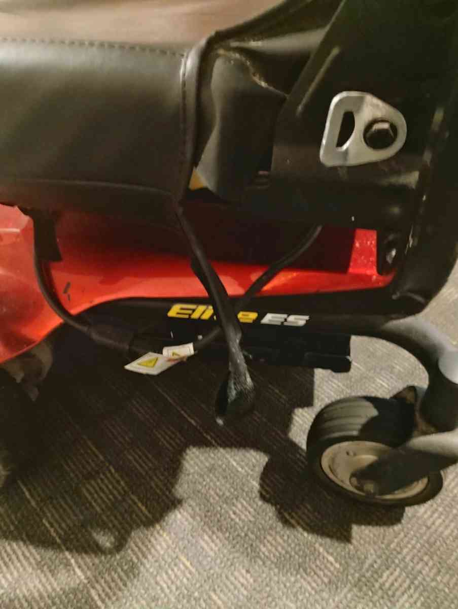 Jazzy Elite es power chair - Baton Rouge, Louisiana - FleaMarketBay