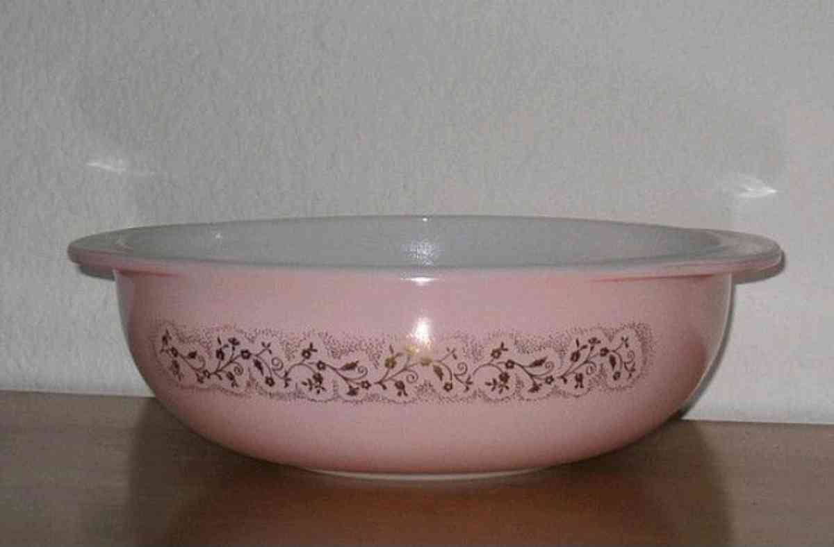 pink pyrex set 45 pieces - Adamsville, Ohio - FleaMarketBay