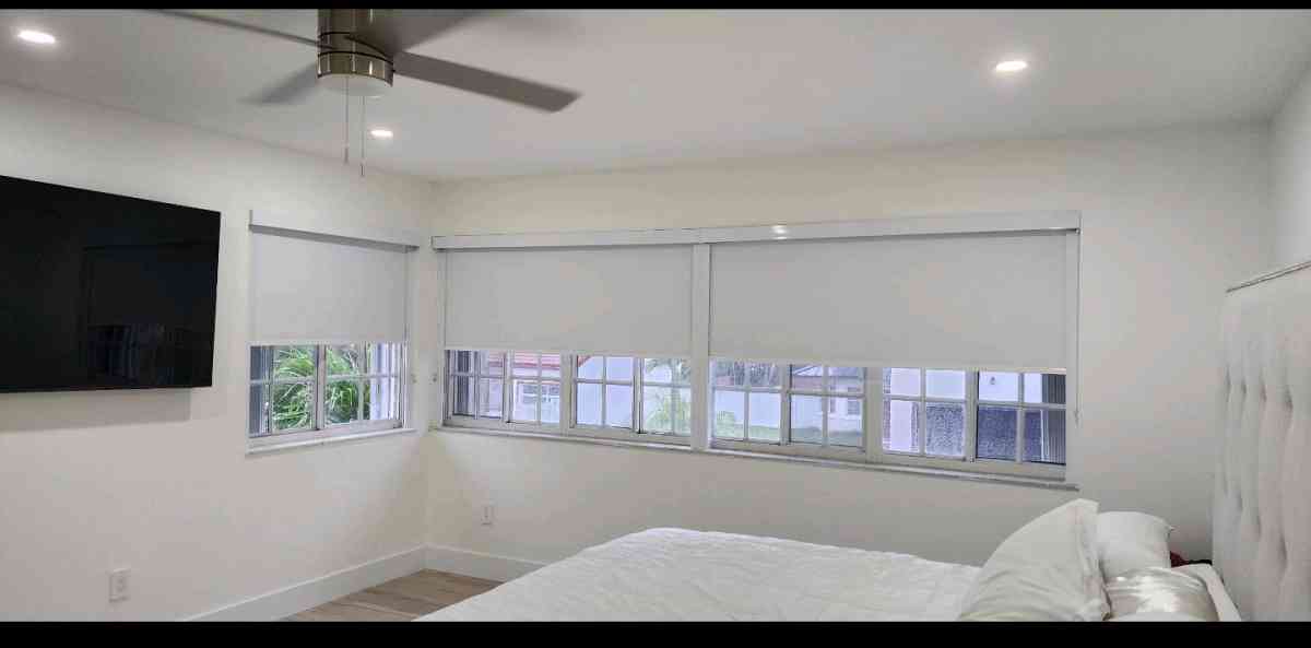 zebra Shades lights filtering o roller shades blackout o scr - Miami, Florida - FleaMarketBay