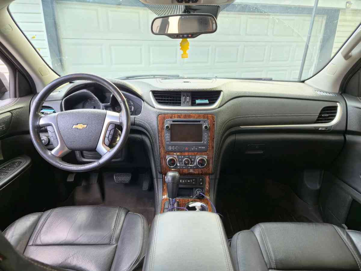 2014 Chevrolet Traverse - Oak Lawn, Illinois - FleaMarketBay