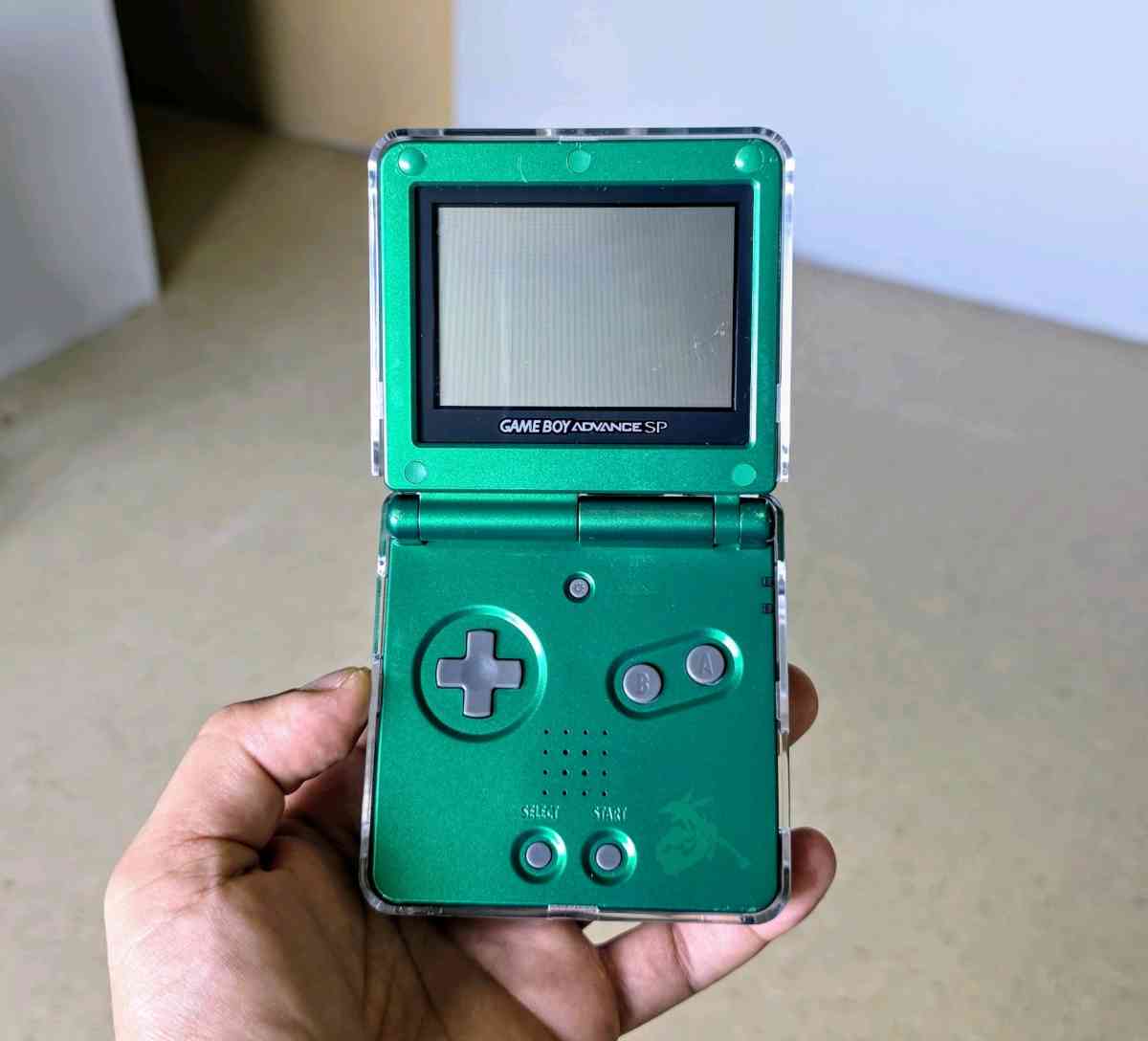 Gameboy advance sp Ags001 Emerald edition - Bronx, New York - FleaMarketBay