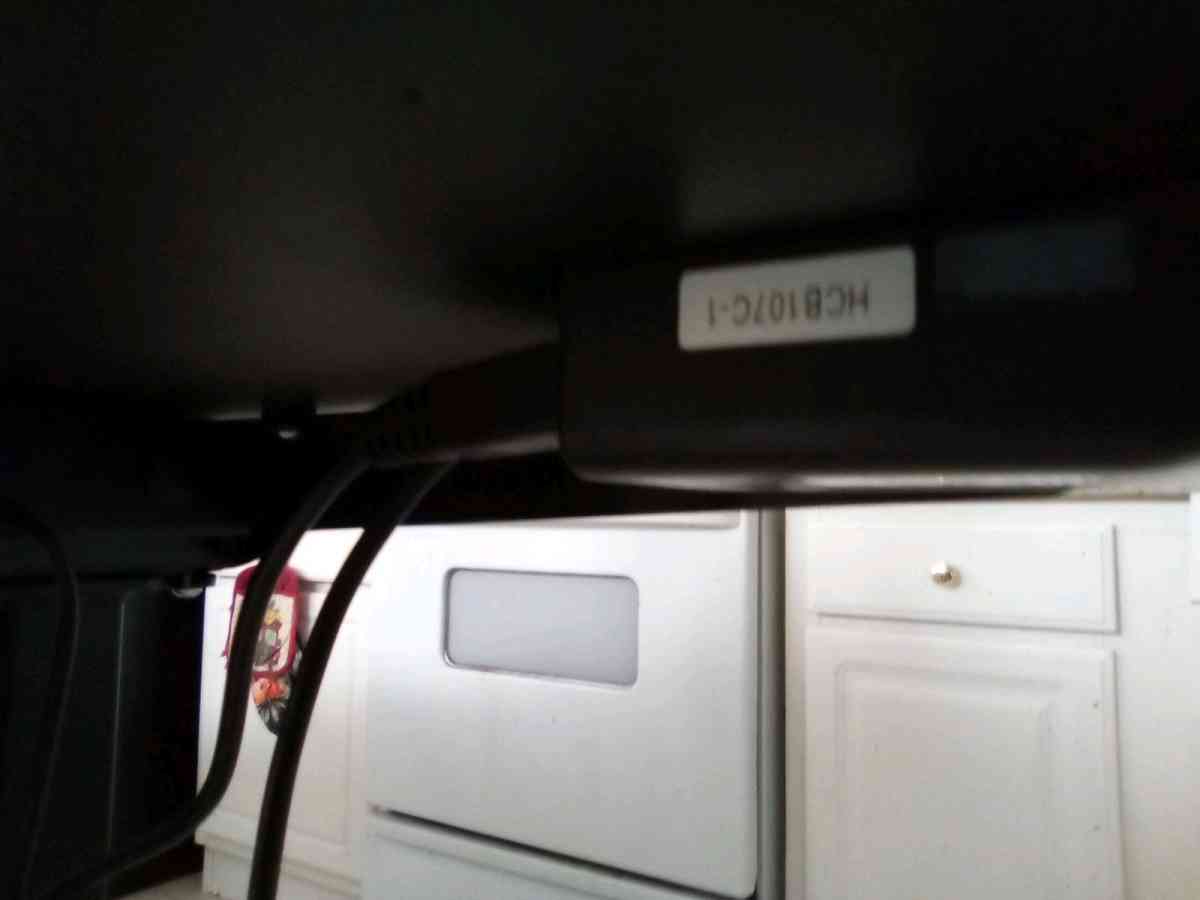 Electric Standing Desk - Austin, Texas - FleaMarketBay