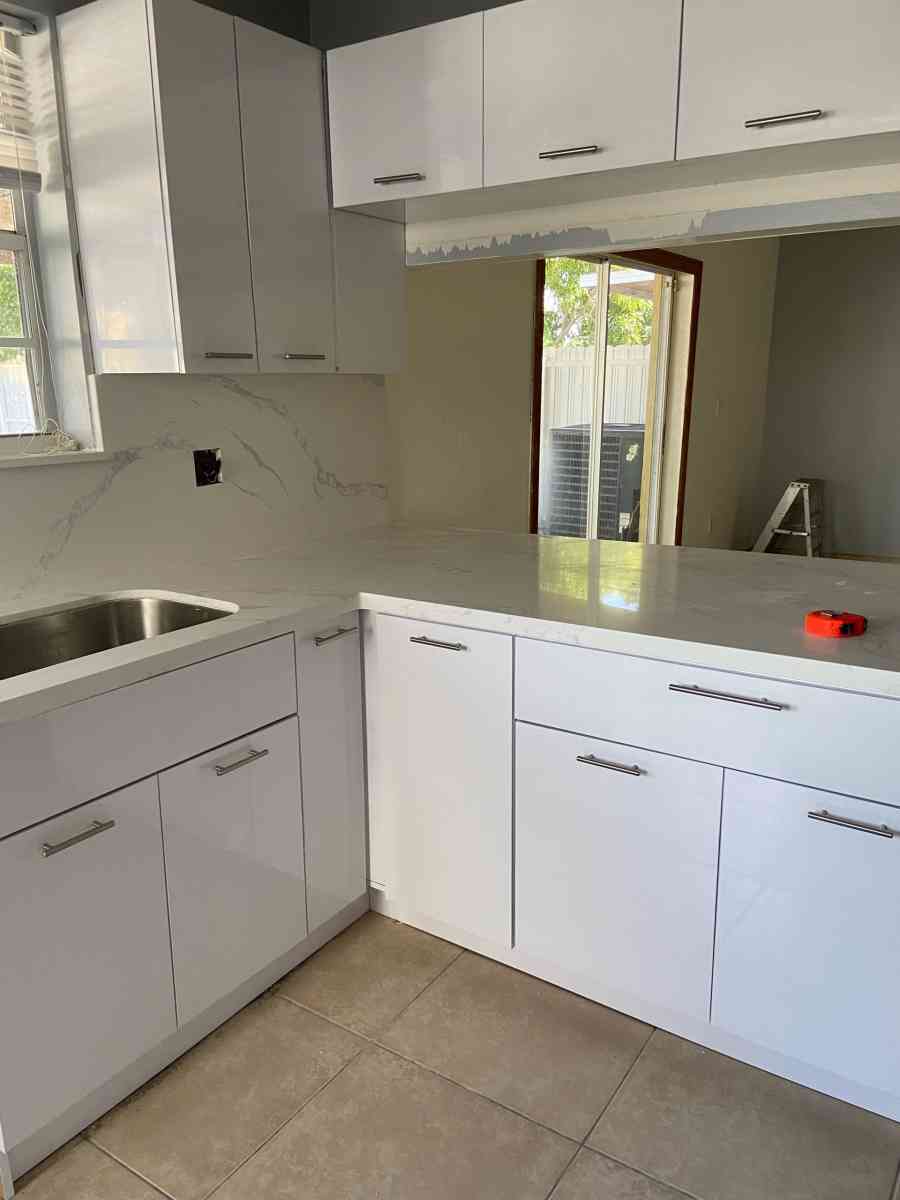 Small Kitchens Cabinets - Miami, Florida - FleaMarketBay