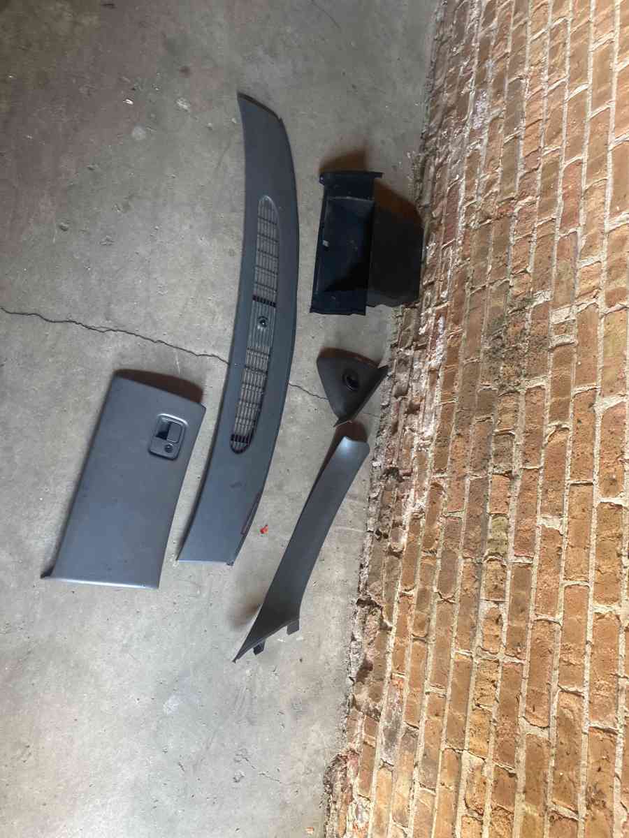 car parts 2004 Buick - Chicago, Illinois - FleaMarketBay