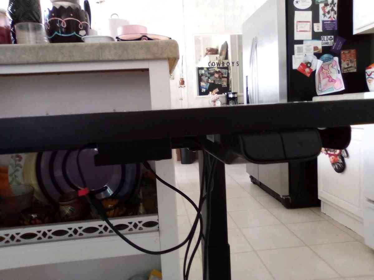 Electric Standing Desk - Austin, Texas - FleaMarketBay