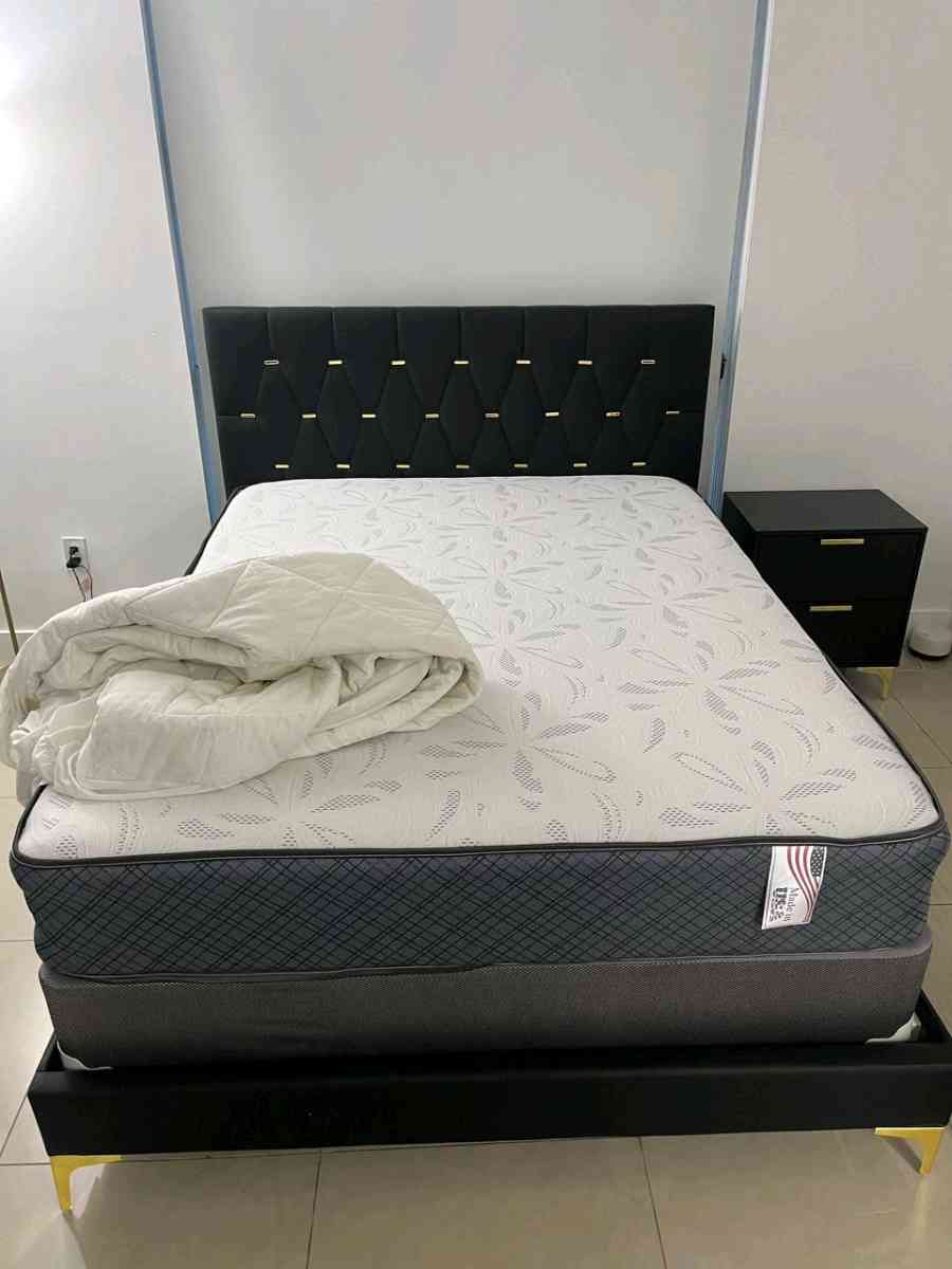 CAMA QUEEN EN VENTA PREGUNTE PRECIO - Hialeah, Florida