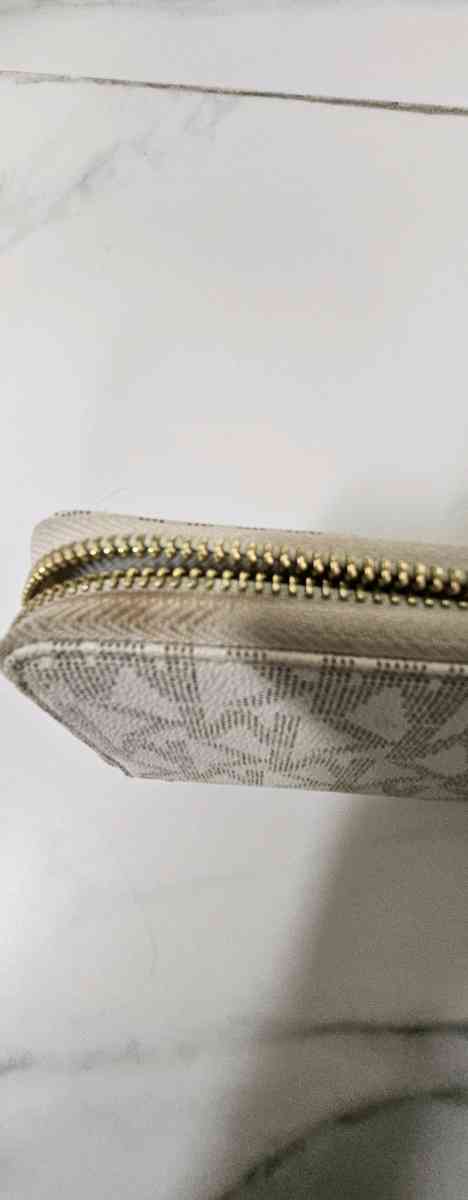 MICHAEL KORS KHAKI COLOR - Brentwood, Tennessee - FleaMarketBay