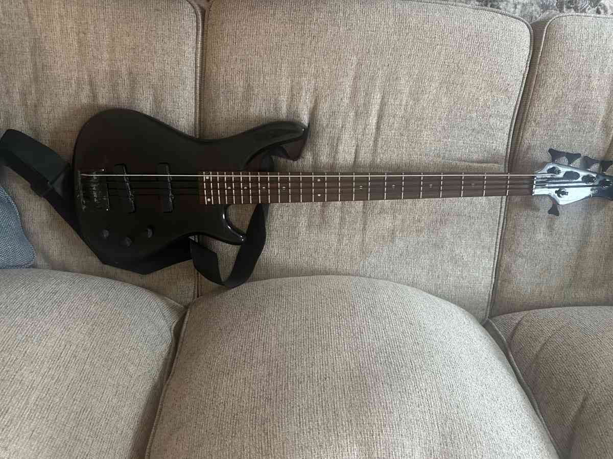 Epiphone Thunderbird Bass Guitar Black with Strap