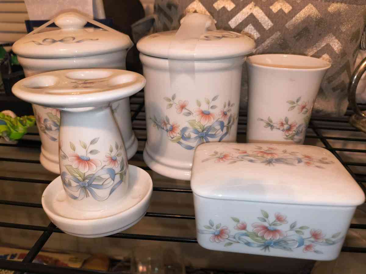 Heritage House Princess Bathroom Set 5 - Lawton, Oklahoma