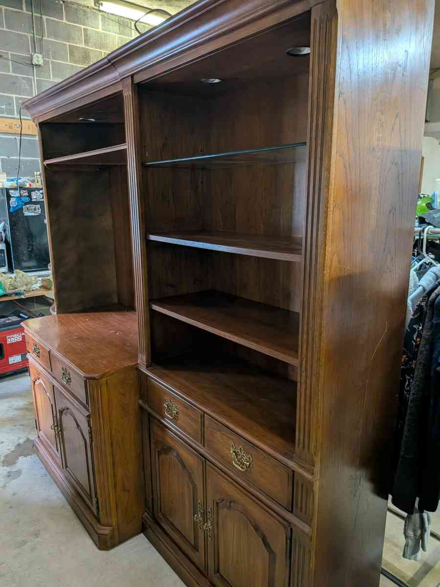 7ft by 8ft wooden entertainment center - Painesville, Ohio - FleaMarketBay