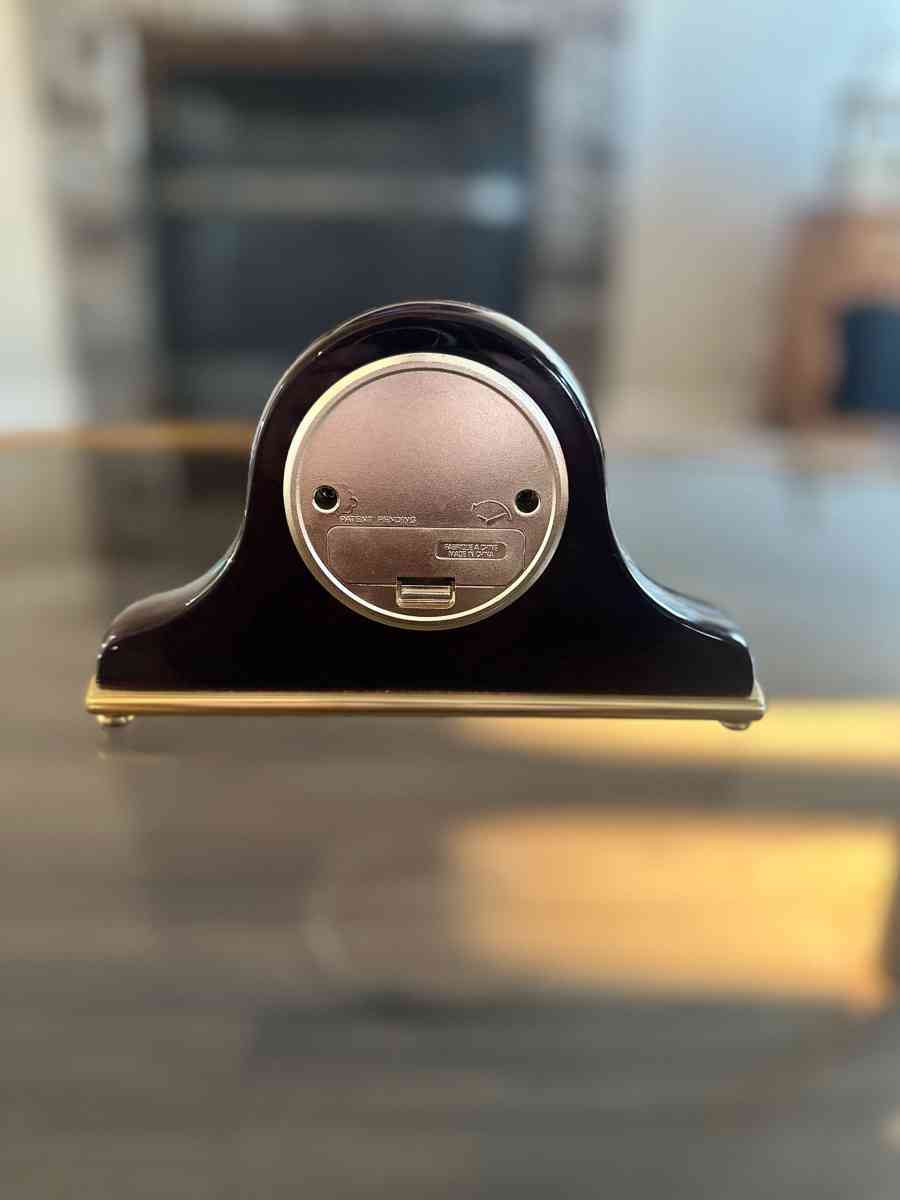 Danbury Classic Wooden Mantel Clock with Quartz Movement - Clarksville, Tennessee - FleaMarketBay