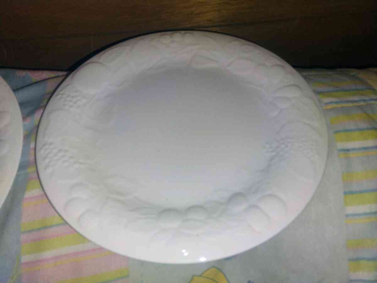 plates vintage grapevine stuff - Cisco, Texas