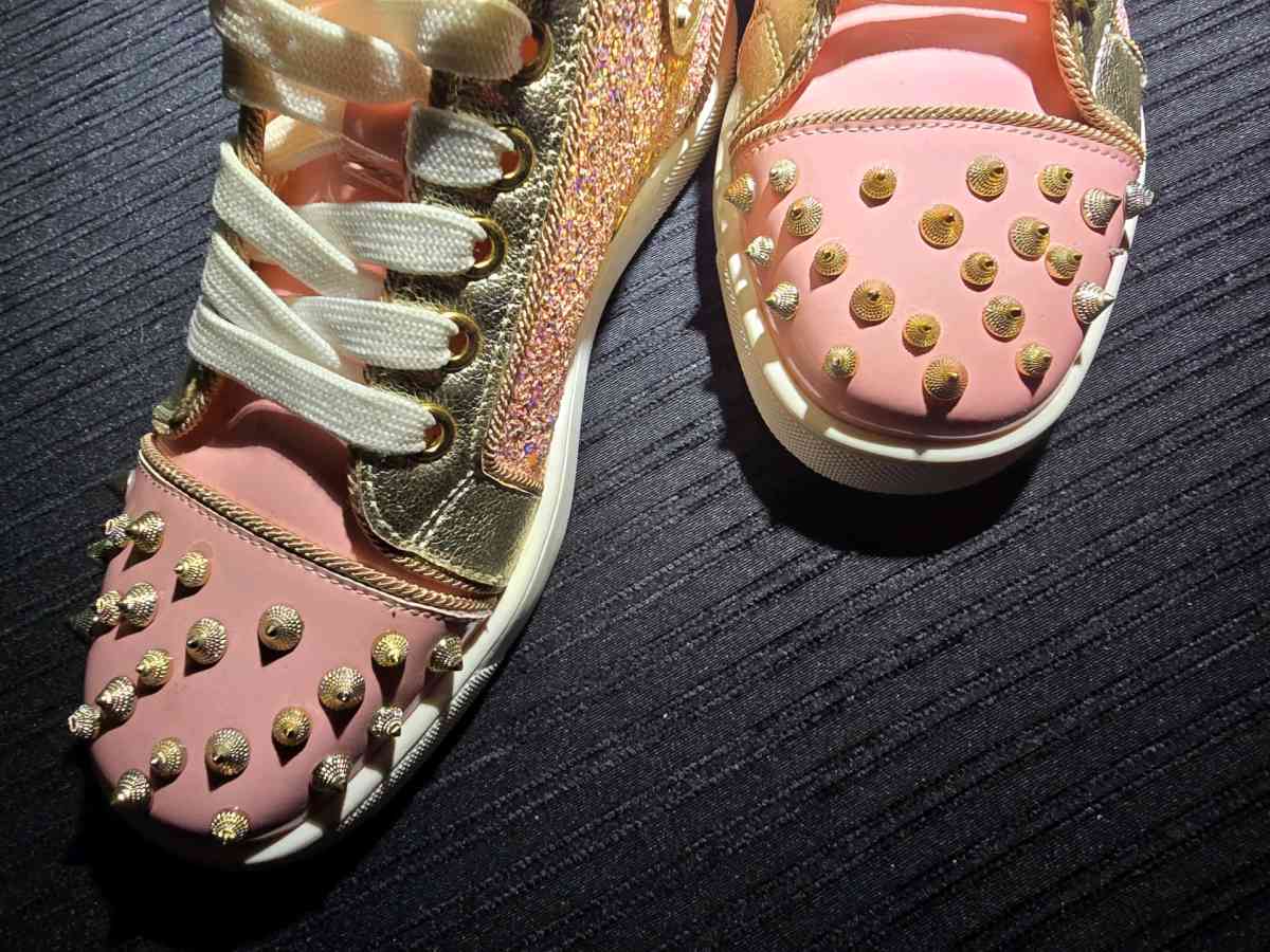 Luis V - Kalamazoo, Michigan - FleaMarketBay