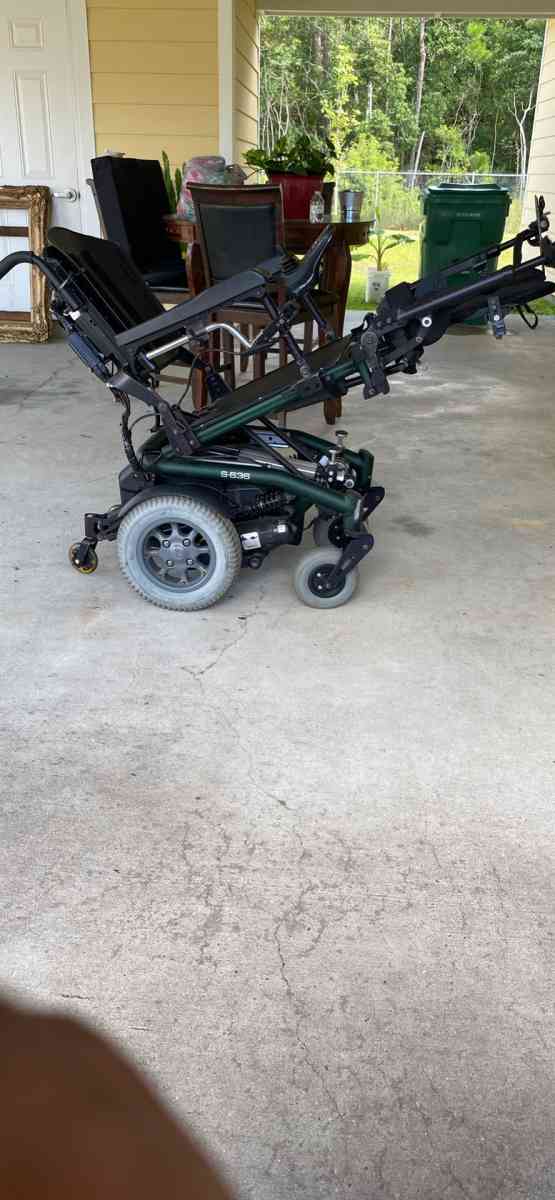power wheelchair - Waveland, Mississippi - FleaMarketBay