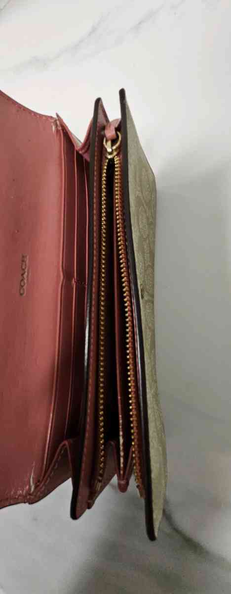 PINK COACH PURSE - Brentwood, Tennessee