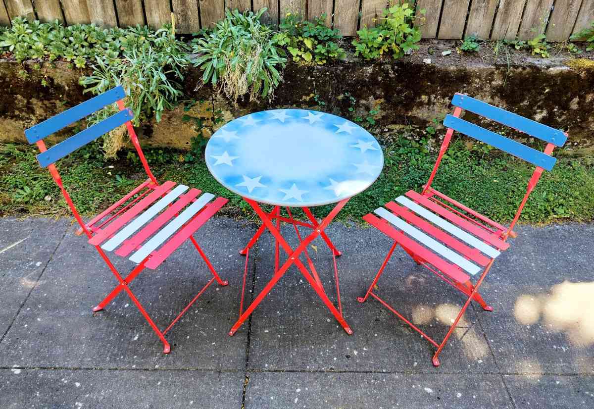 4th of July table and chairs