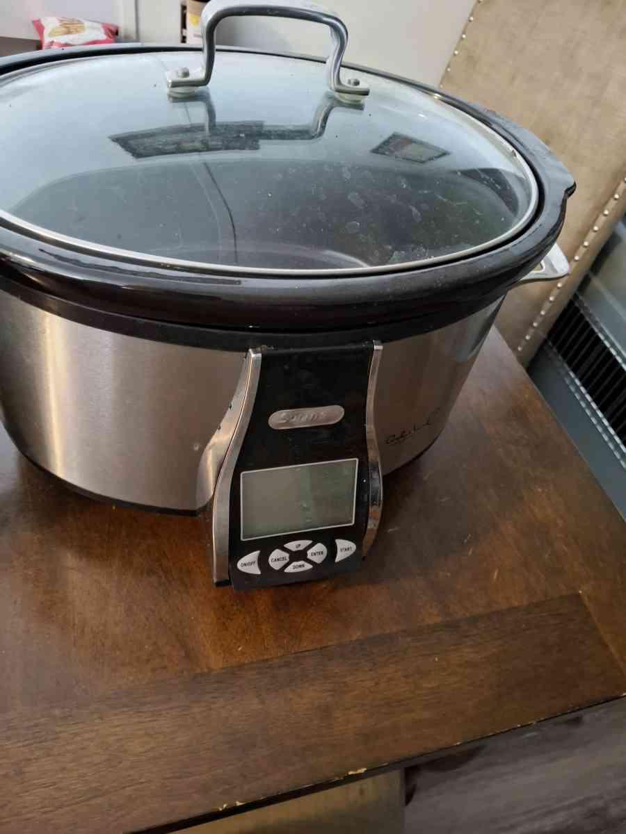 kitchen appliances the roaster oven is brandnew - Houston, Texas - FleaMarketBay