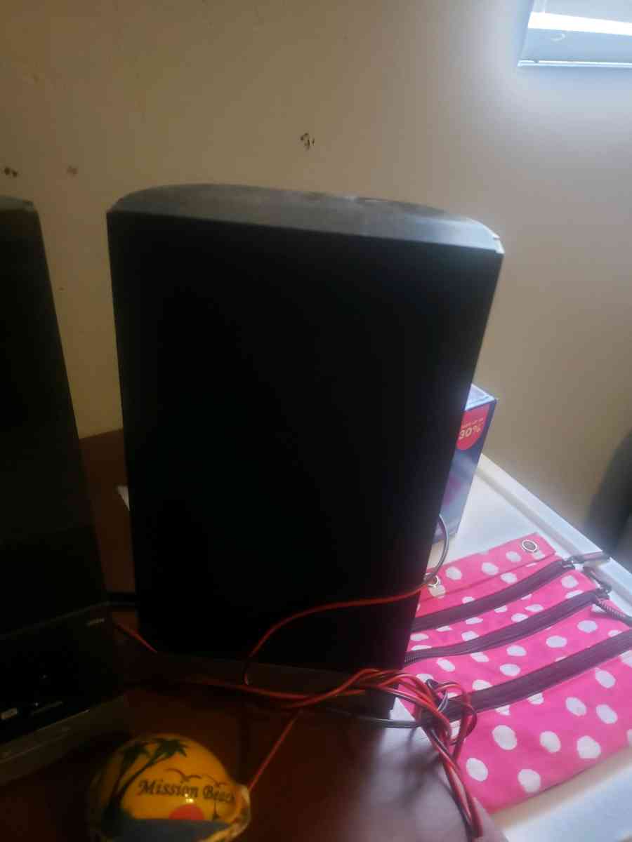 CD player with speakers - Phoenix, Arizona - FleaMarketBay