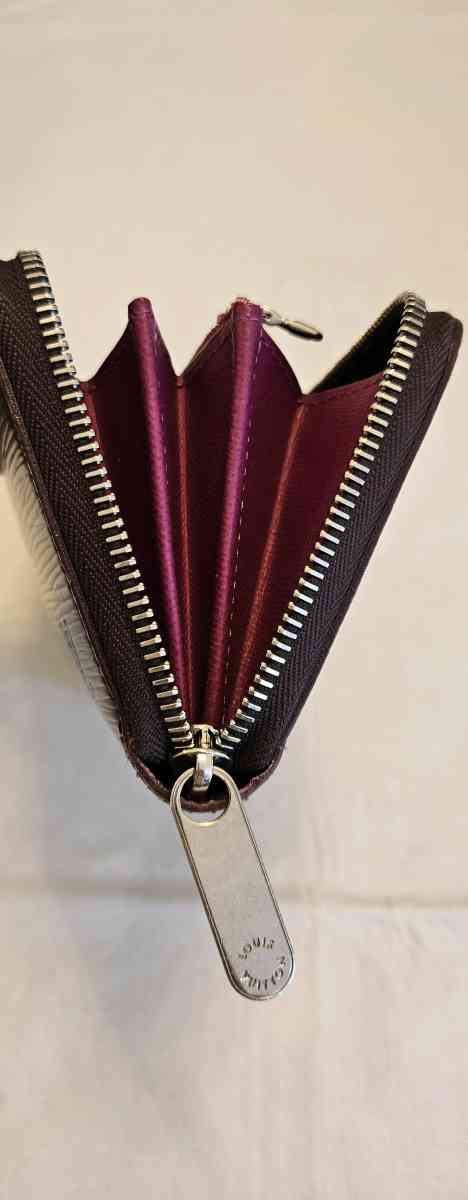 Authondice LUIS VUITTON WOMENS PURSE - Brentwood, Tennessee - FleaMarketBay