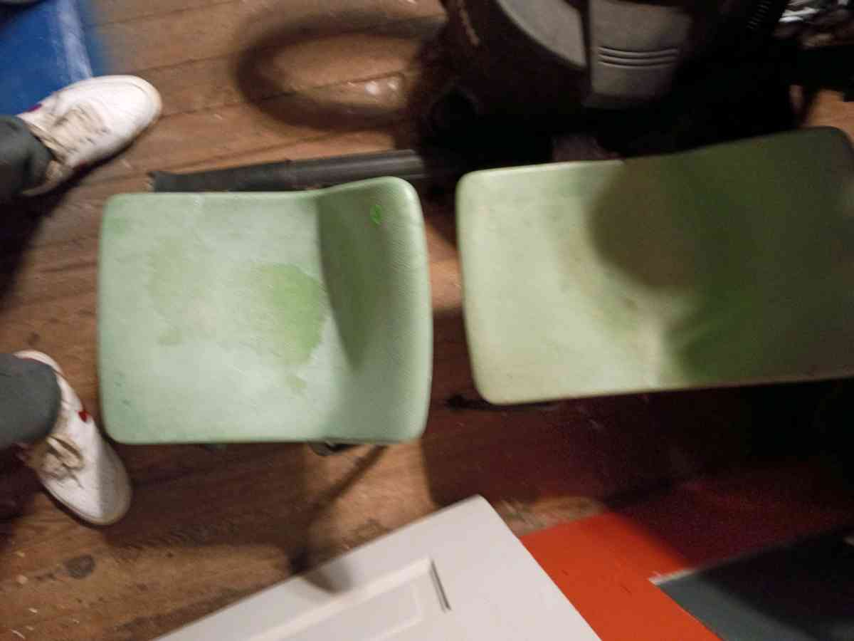 school desk with 2 chairs and office desk - Cordova, Alabama - FleaMarketBay