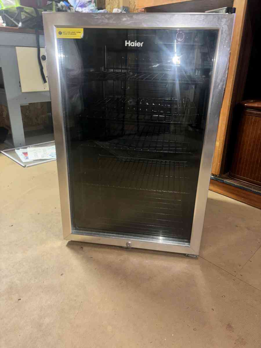 Haier Mini Fridge - Fayetteville, North Carolina