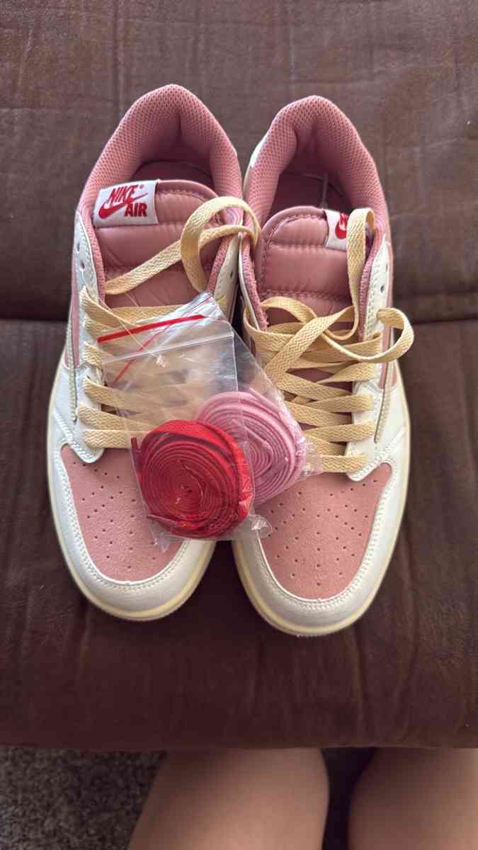 Travis Scott Air Jordan 1 Low OG Shy Pink - Glendale, Arizona - FleaMarketBay