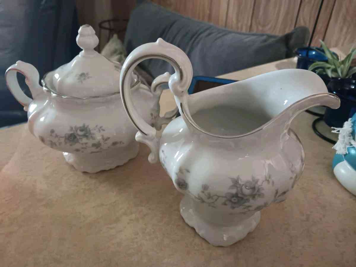China and Vintage items - Kingsport, Tennessee - FleaMarketBay