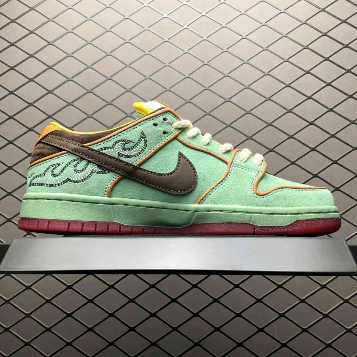 Nike SB Dunk Low x Rodeo Tourmaline - Kissimmee, Florida - FleaMarketBay