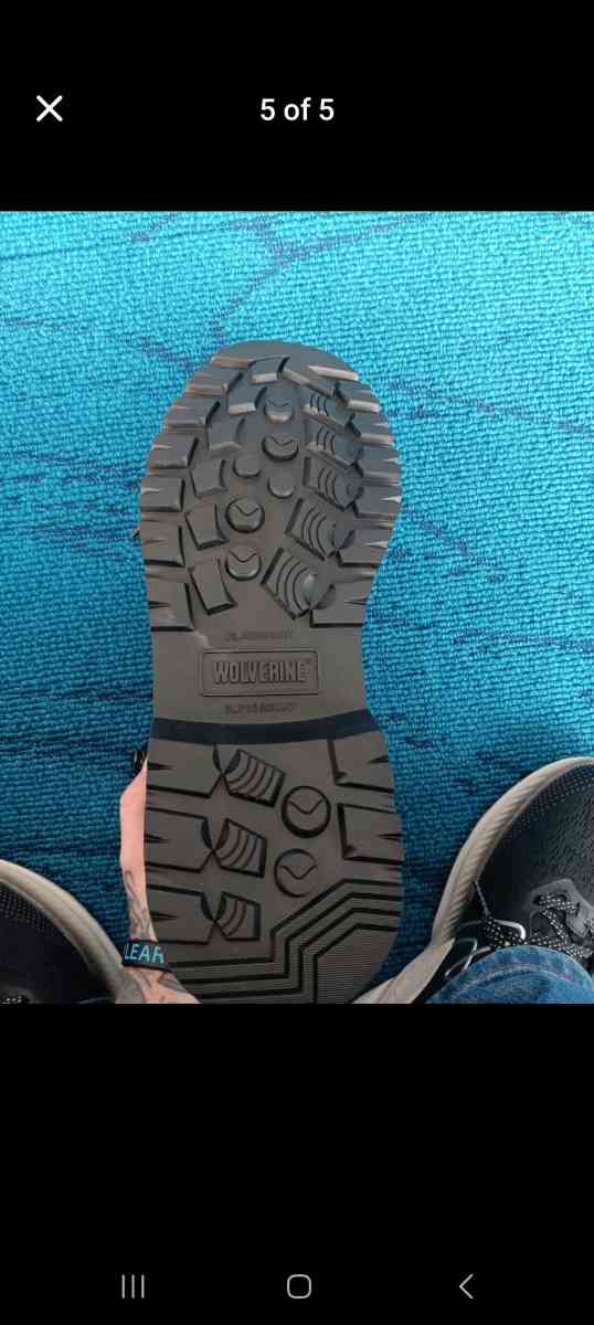 size 9 Wolverine waterproof steel toe boots - Hartford, Connecticut - FleaMarketBay