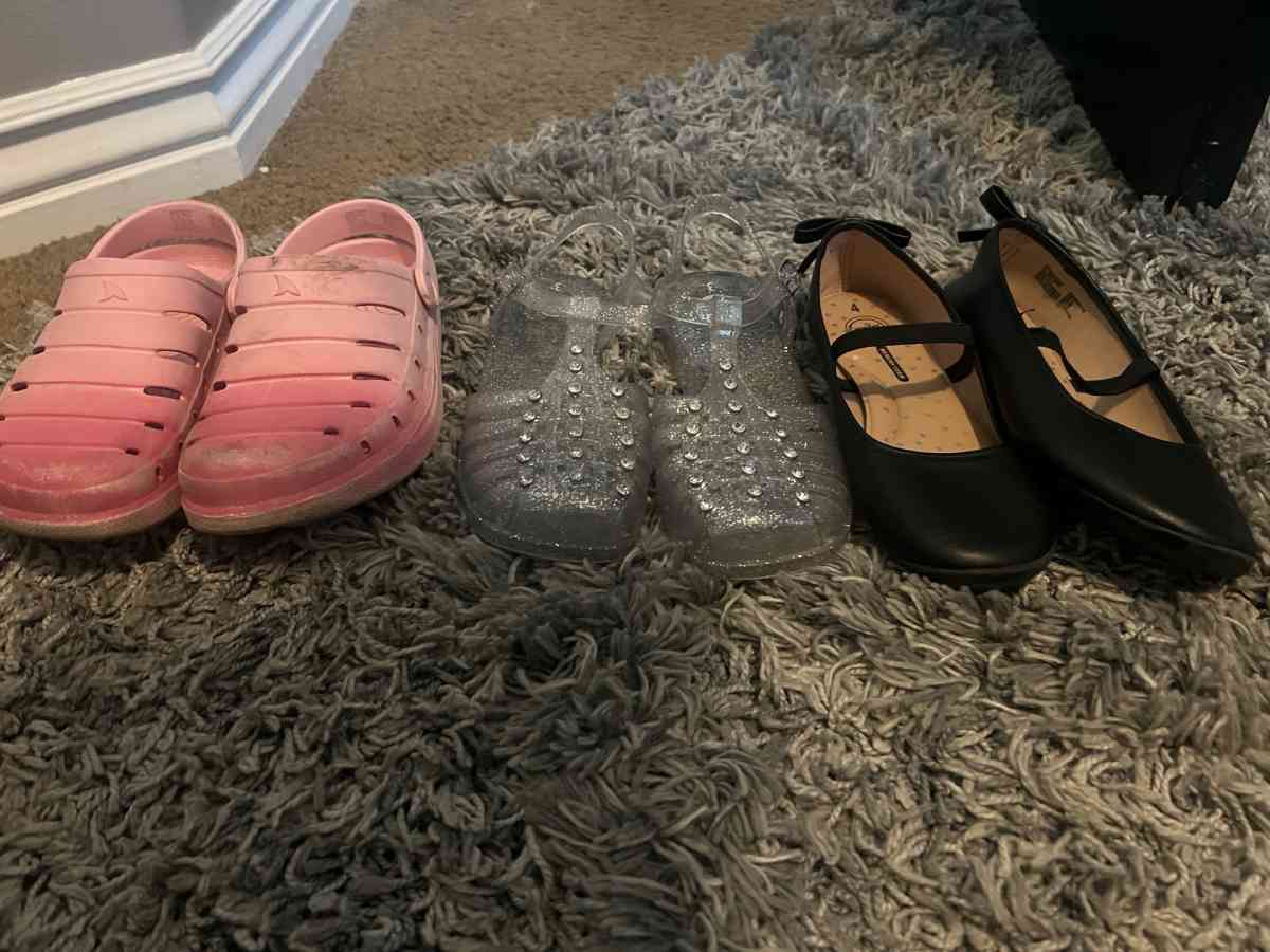 Random clothing - Brigham City, Utah - FleaMarketBay