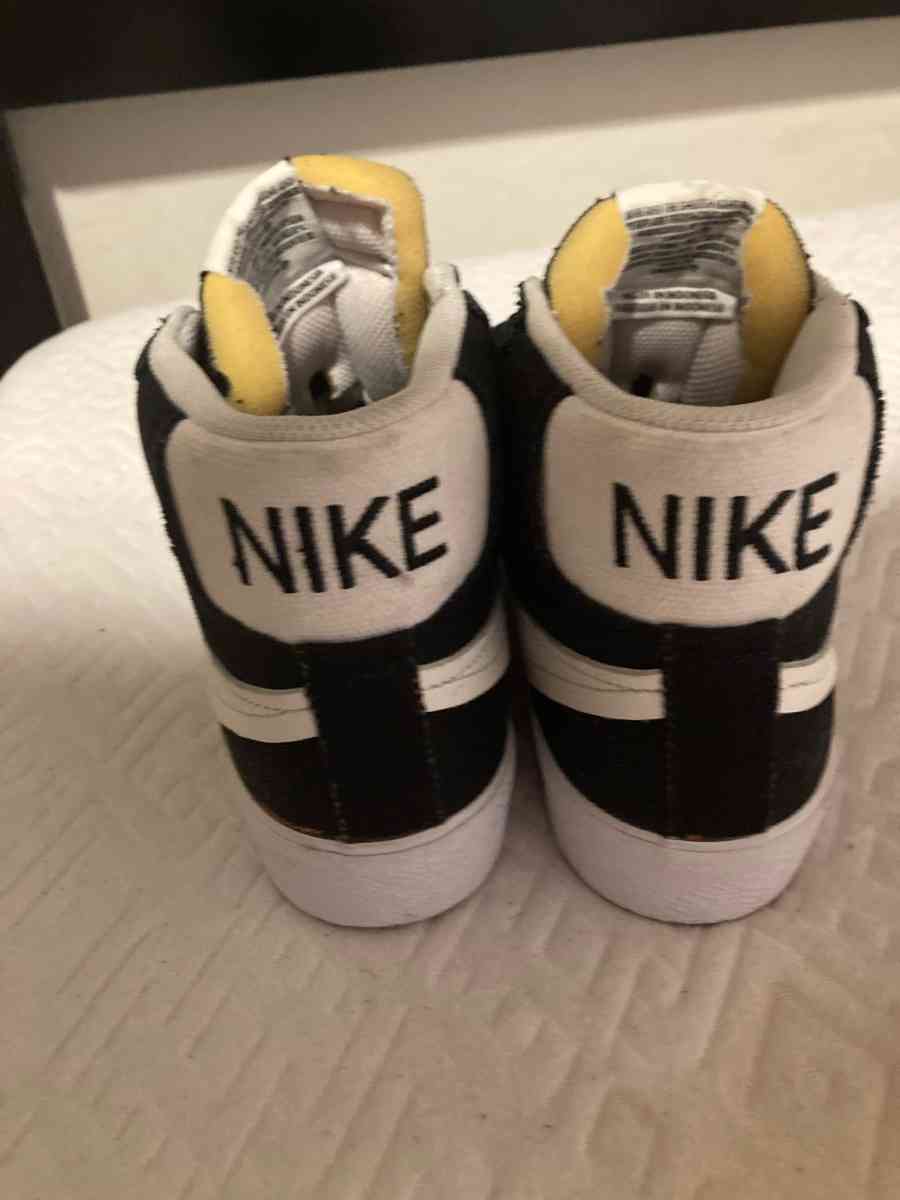 Nike shoes - Glendale, Arizona - FleaMarketBay