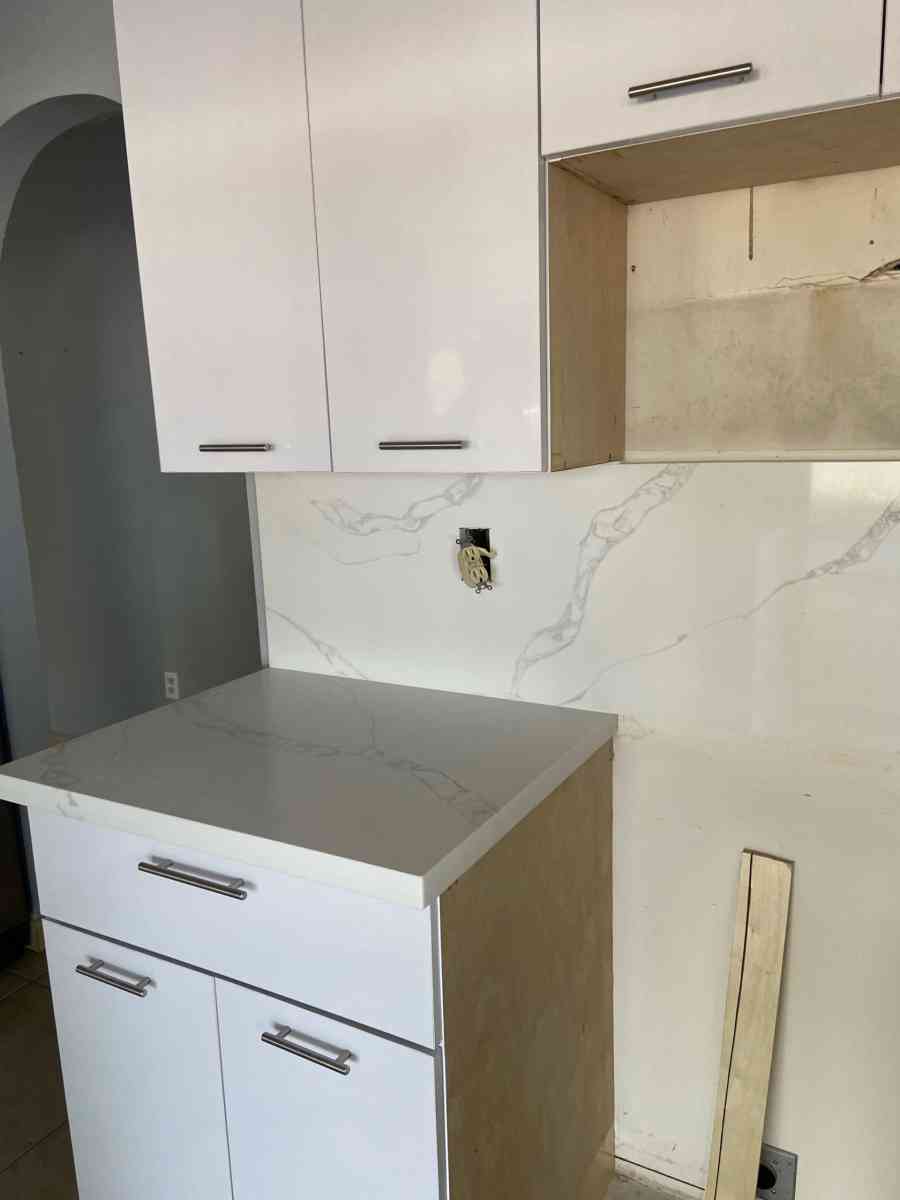 Small Kitchens Cabinets - Miami, Florida - FleaMarketBay
