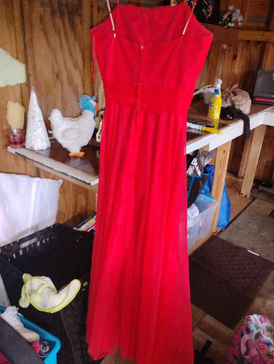 gowns - Altamonte Springs, Florida - FleaMarketBay