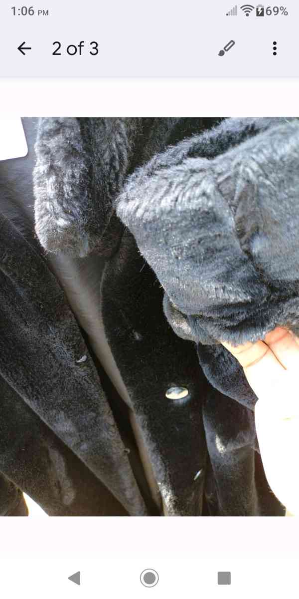 Casual Corner Faux Fur - Maple Heights, Ohio - FleaMarketBay