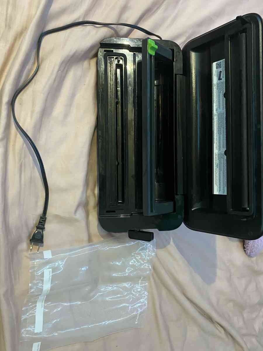 FoodSaver Vacuum Sealer - Houston, Texas - FleaMarketBay