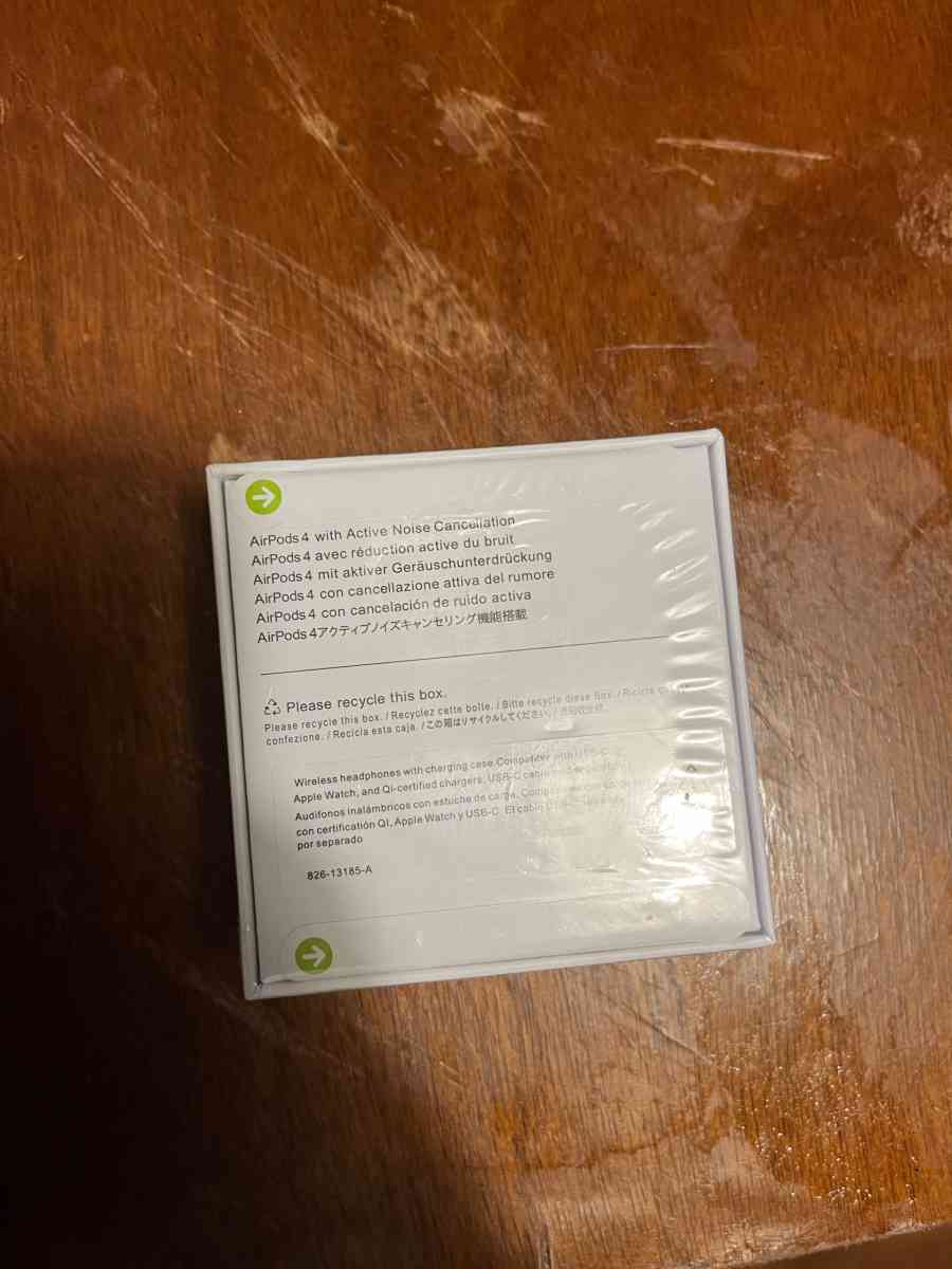 AirPods 4th gen - Grand Rapids, Michigan - FleaMarketBay
