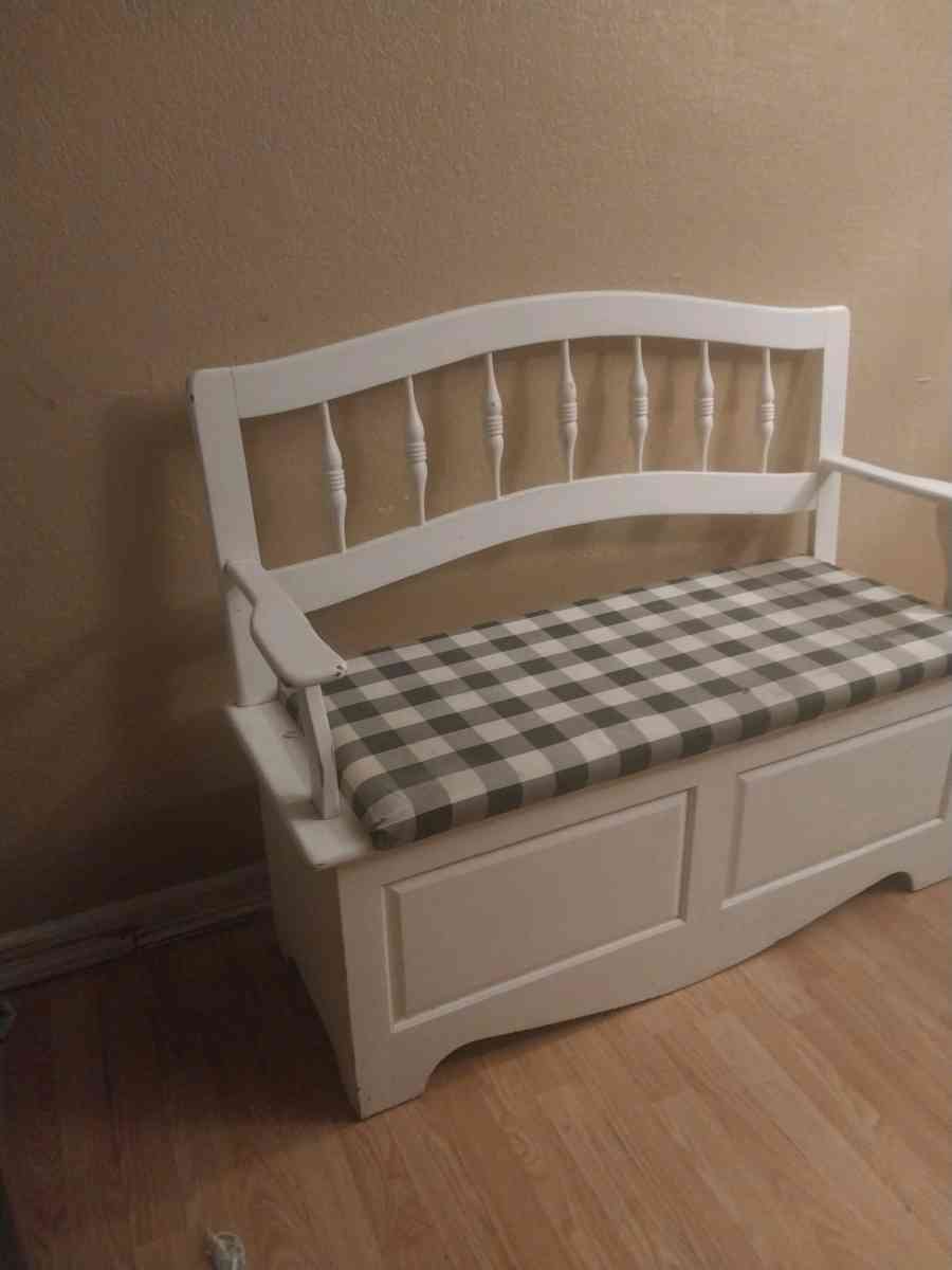 White Entryway Bench - Jackson, Missouri