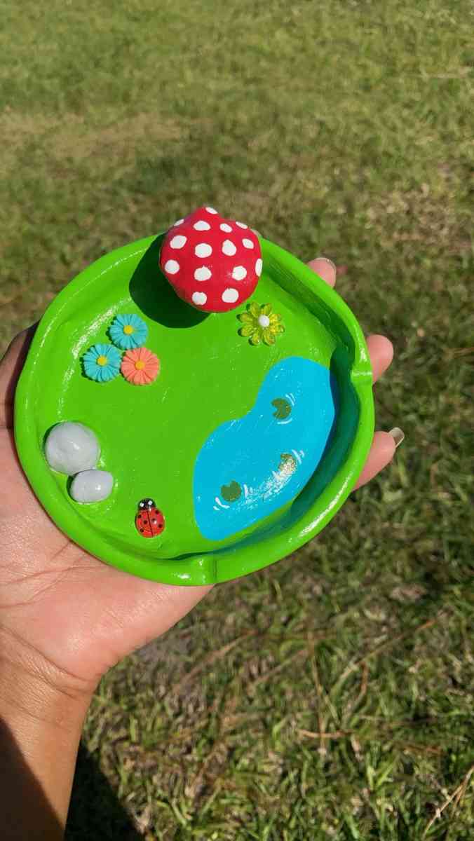 Mushroom Ashtray - Lake Mary, Florida