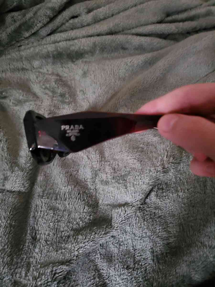 prada sunglasses - Haines City, Florida - FleaMarketBay