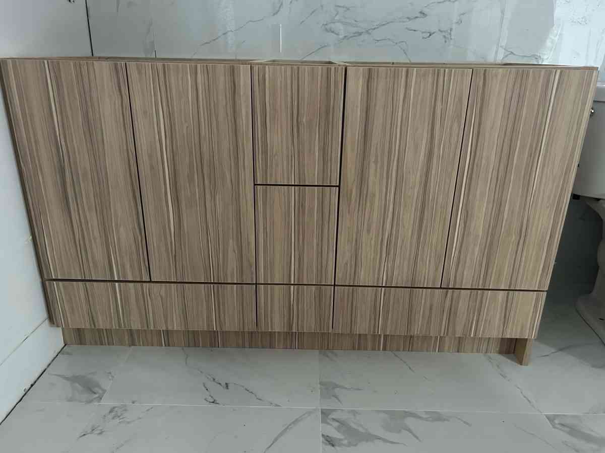 New Modern Bathroom cabinets - Miami, Florida