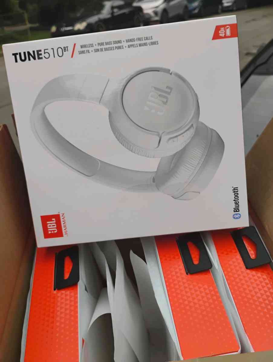 JBL headphones - Chicago, Illinois