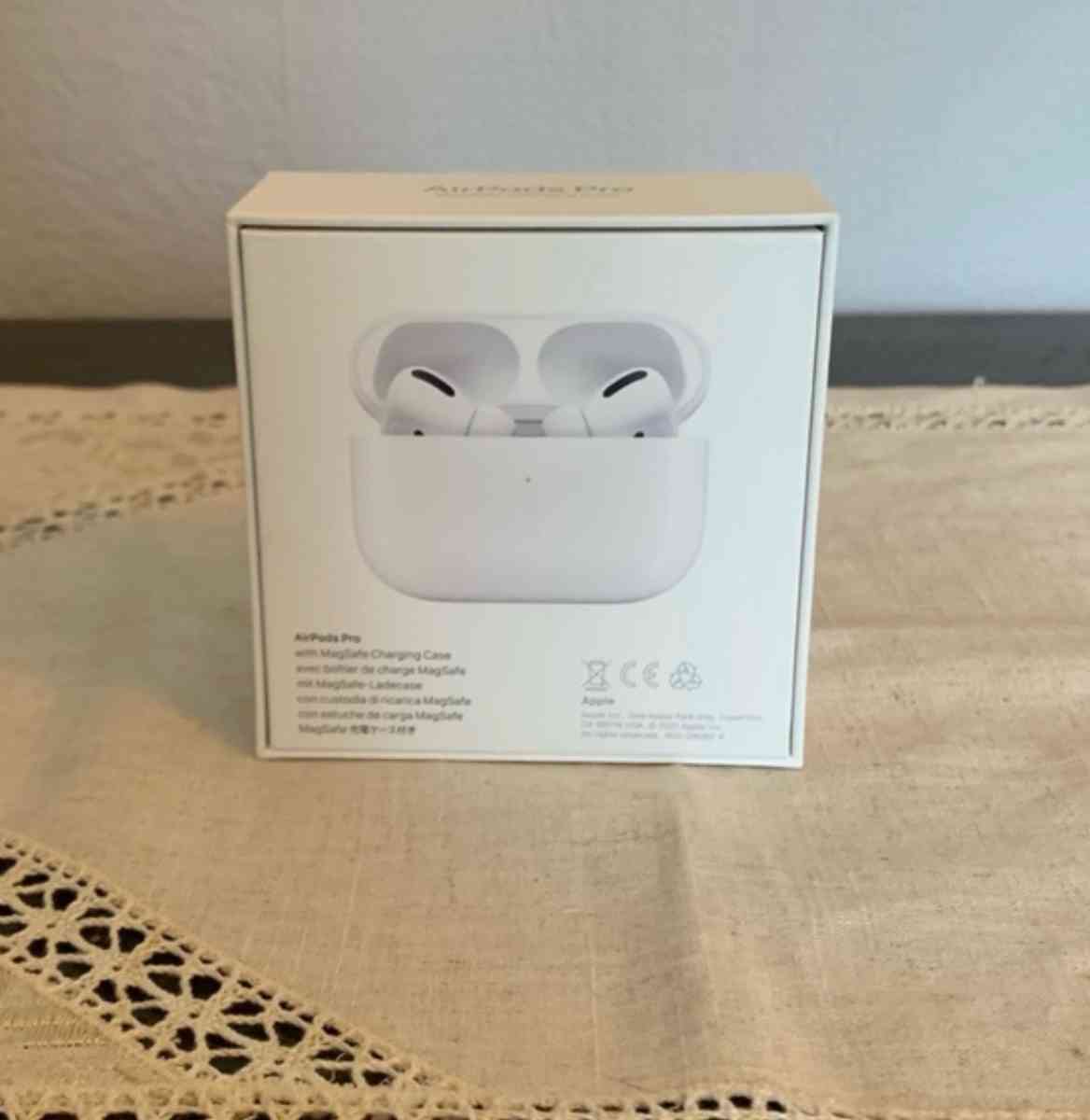 Aipords pro 1st generation - Winter Garden, Florida - FleaMarketBay