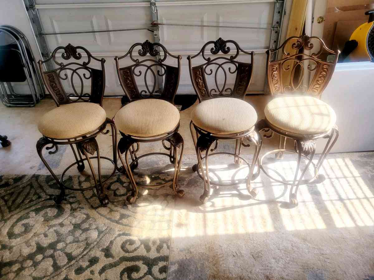 round table - Hampton, Georgia