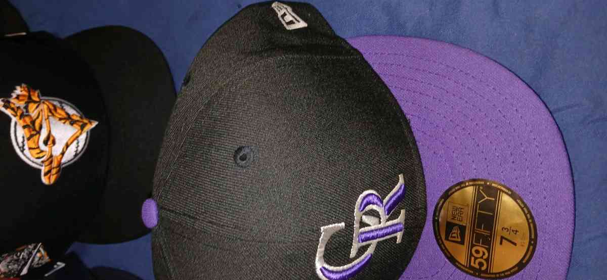 hats 25 for all them - Providence, Rhode Island - FleaMarketBay