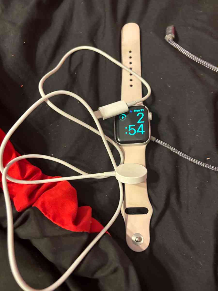 Apple Watch SE - Capitol Heights, Maryland