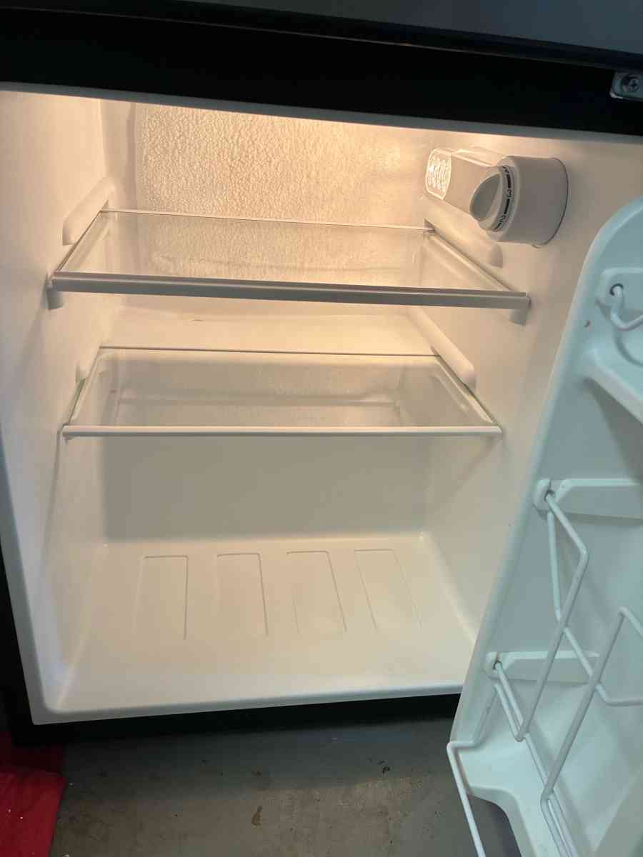 mini fridge - Virginia Beach, Virginia - FleaMarketBay
