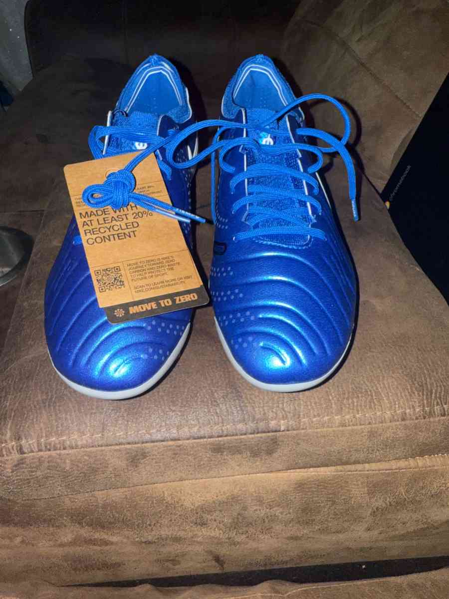 Soccer cleats - Bakersfield, California