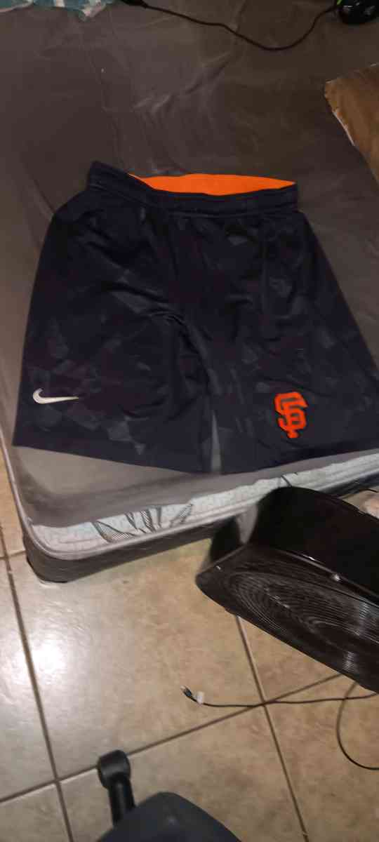 t shirt - El Monte, California - FleaMarketBay