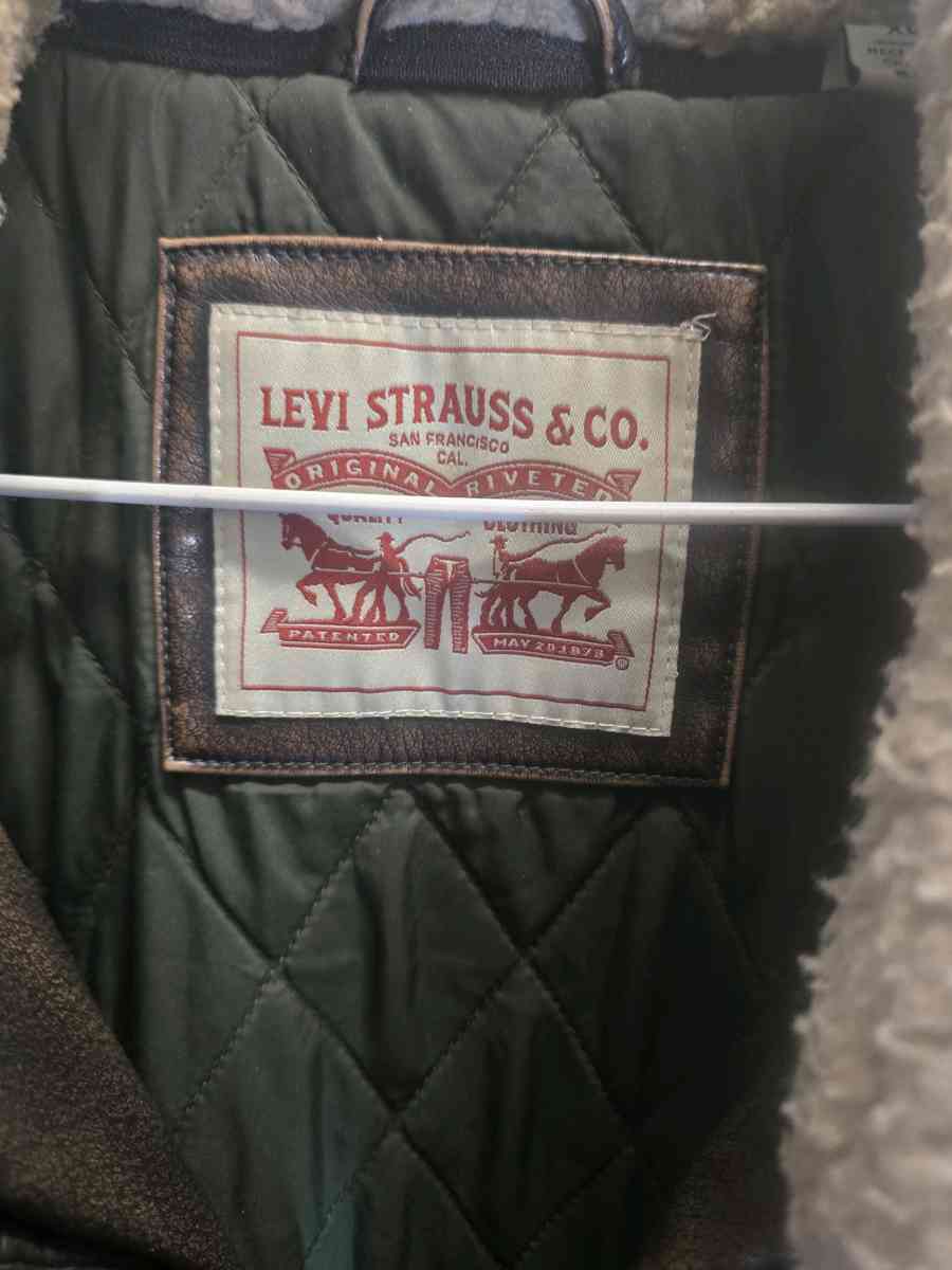 levi JACKET color brown - Aurora, Colorado - FleaMarketBay