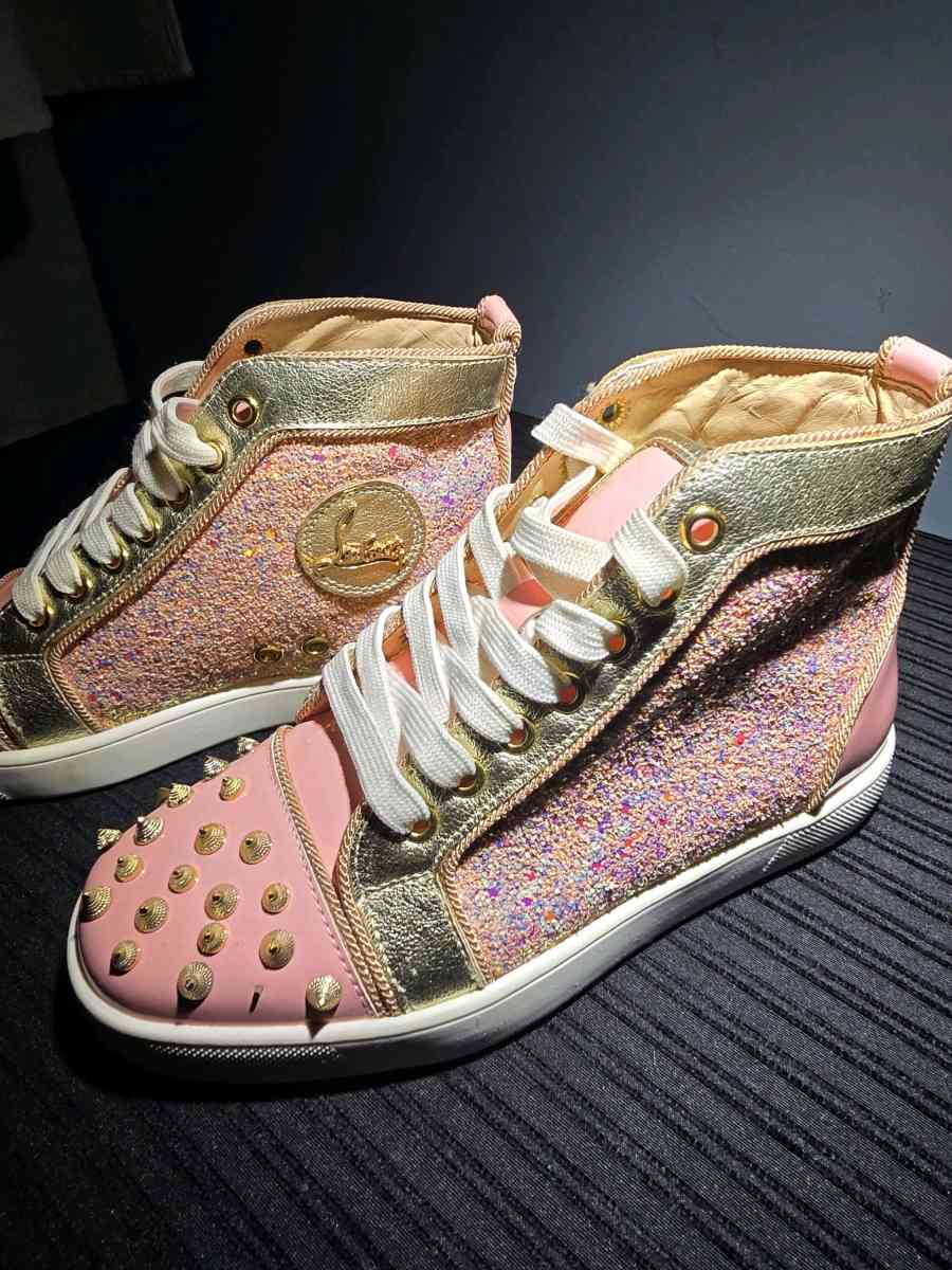 Luis V - Kalamazoo, Michigan - FleaMarketBay